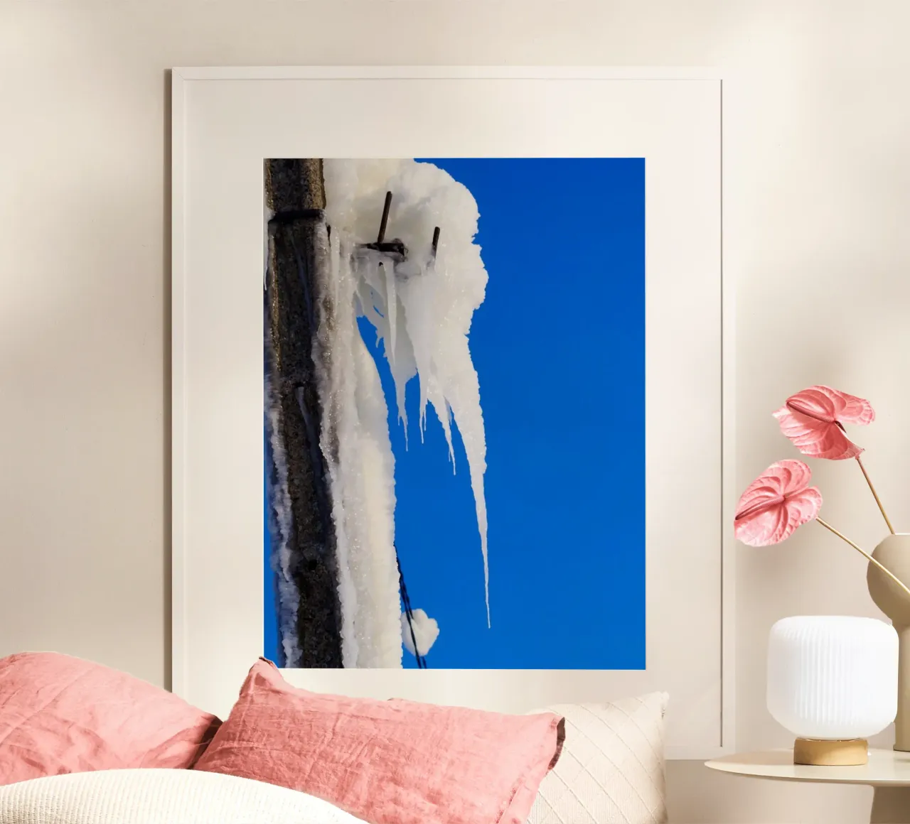 cielo blu e neve poster da Harmony Gallery