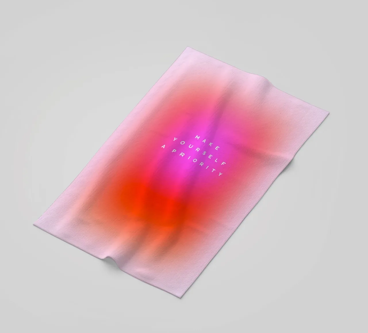 MAKE YOURSELF A PRIORITY - Zelfzorg Aura verloop kunst strandhanddoek van Dominique Vari Words