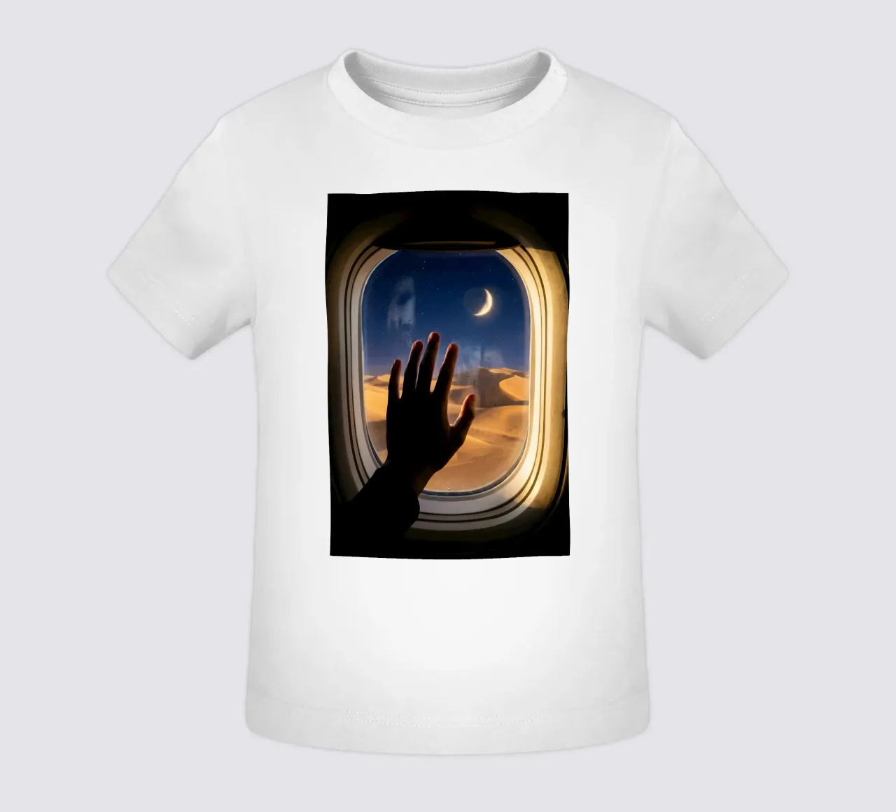 Vue du désert au clair de lune à partir d'une fenêtre d'avion t-shirt pour bébé de Dreamspace Visuals