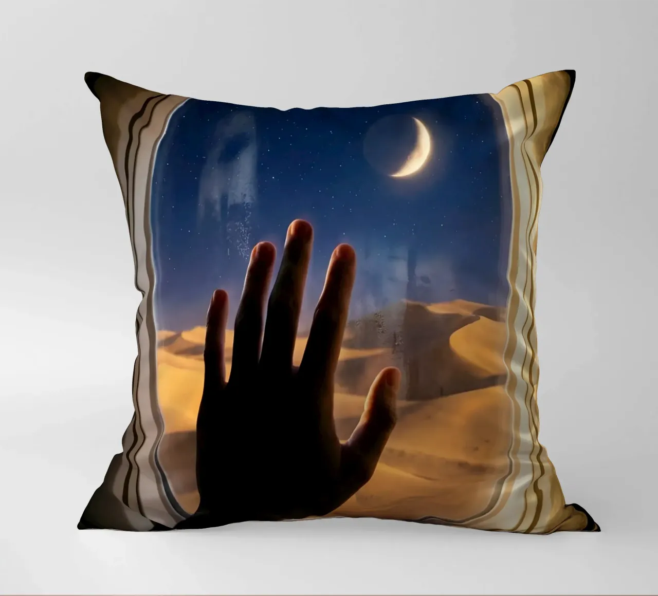 Vue du désert au clair de lune à partir d'une fenêtre d'avion coussin de Dreamspace Visuals