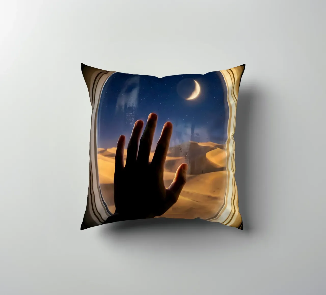 Vue du désert au clair de lune à partir d'une fenêtre d'avion coussin de Dreamspace Visuals