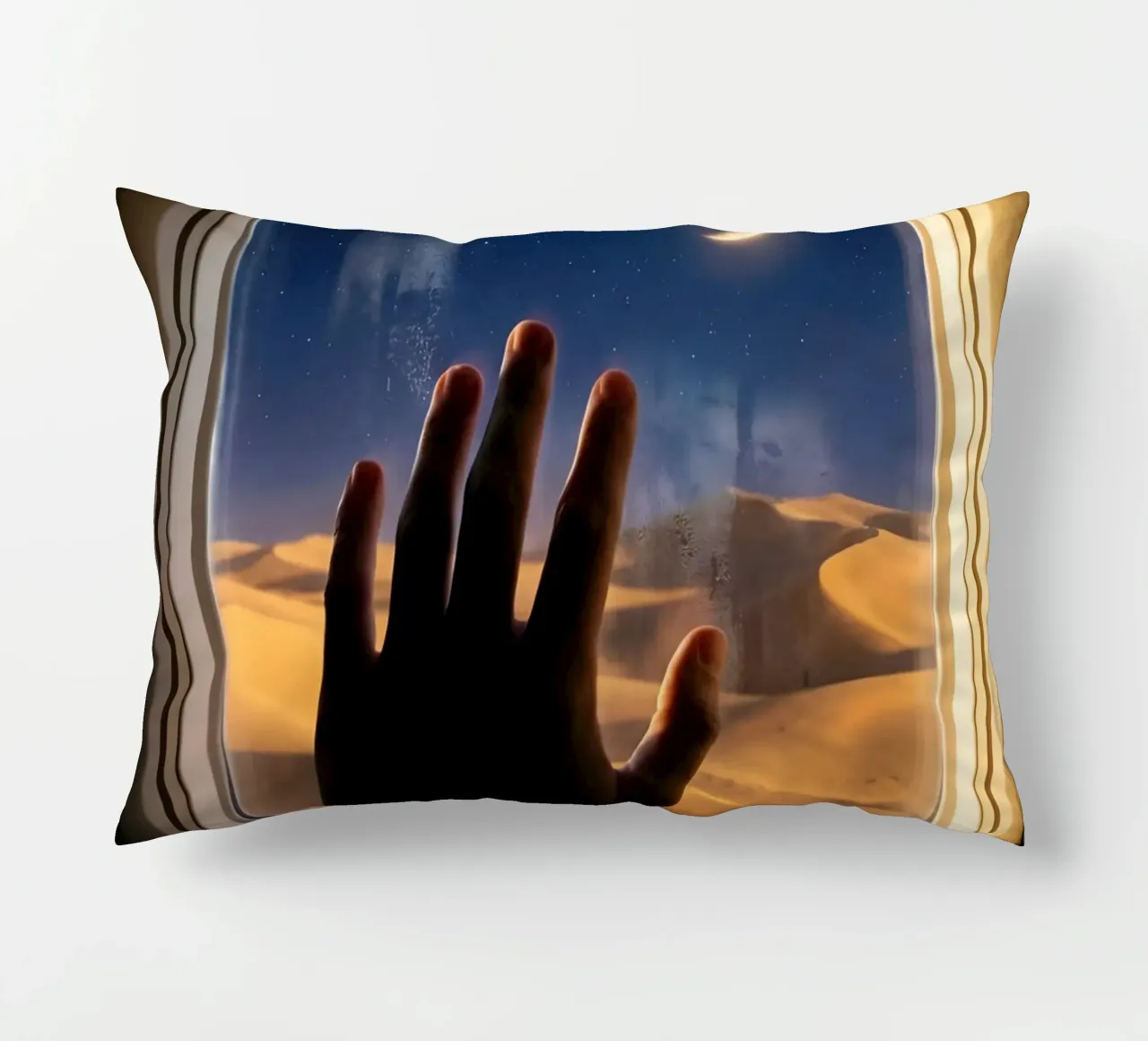 Vue du désert au clair de lune à partir d'une fenêtre d'avion coussin de Dreamspace Visuals