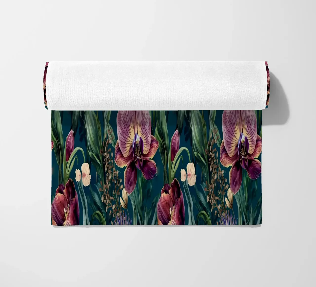 Dark Moody Floral Pattern telo mare da AzStore11