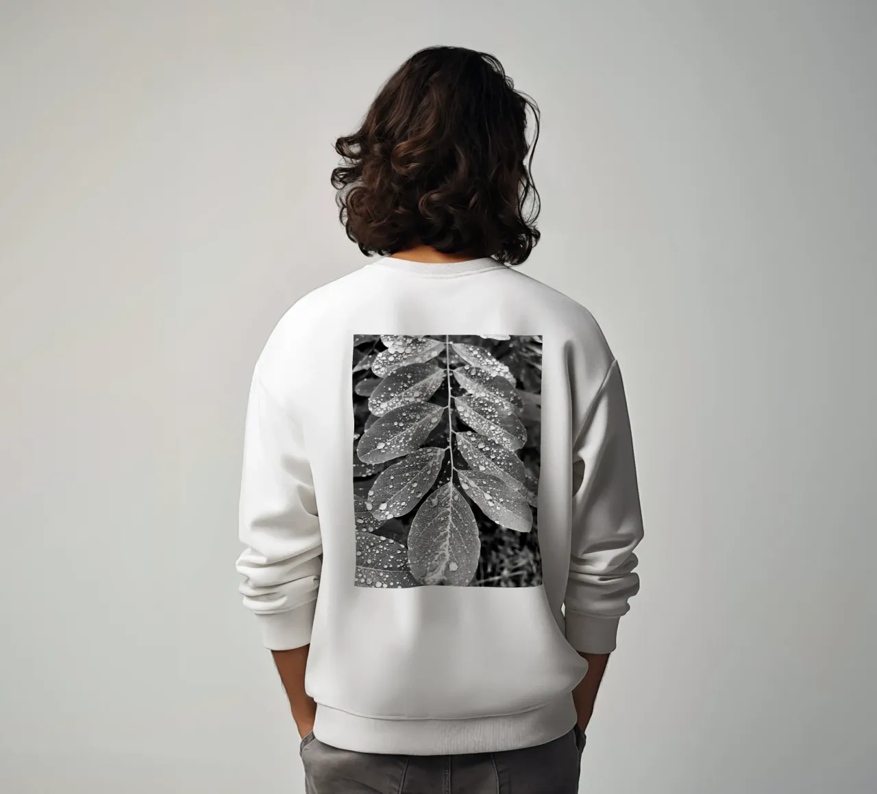 Gocce sulla pianta felpa da Dorothea Baur