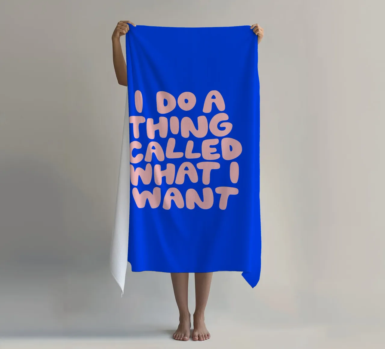 I Do a Thing Called What I Want Diseño tipográfico toalla de playa de THE MOTIVATED TYPE