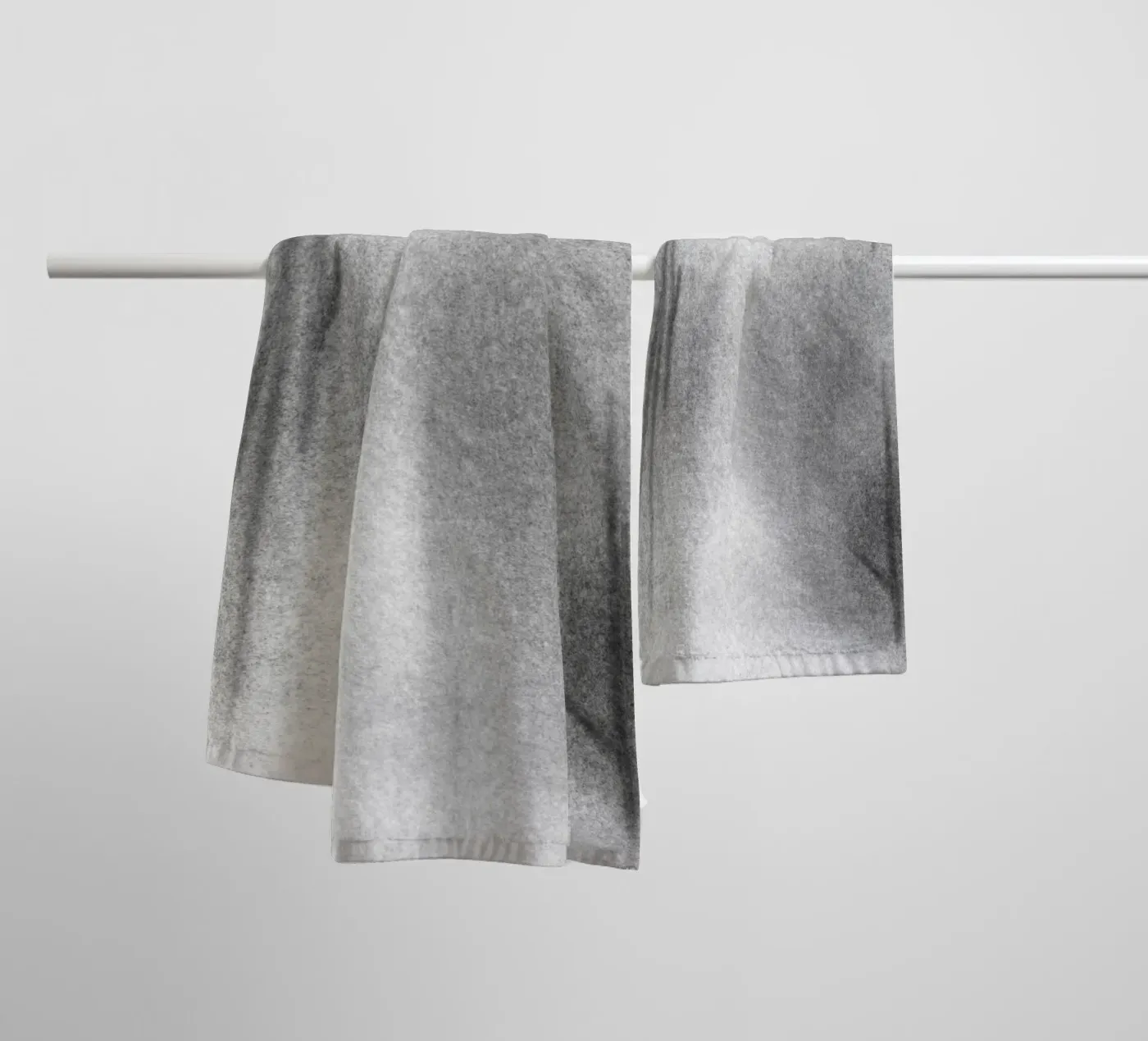 Runic Handtuch von Studio B