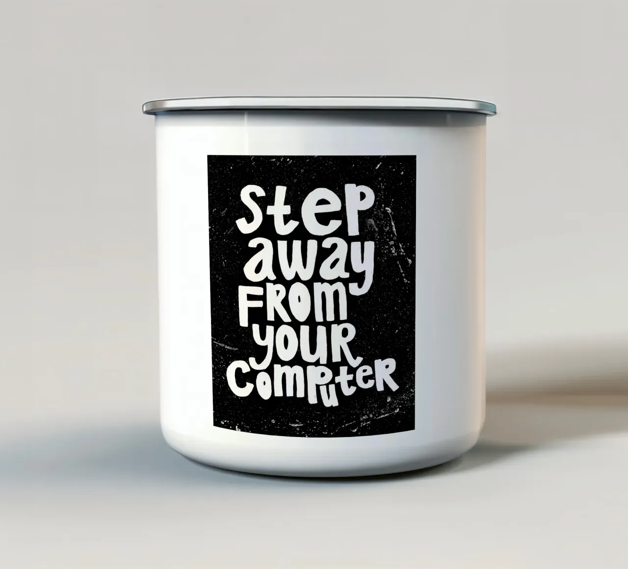 Citazione offline lettere bianche e nere tazza in smalto da HelloHappylife Illustrations