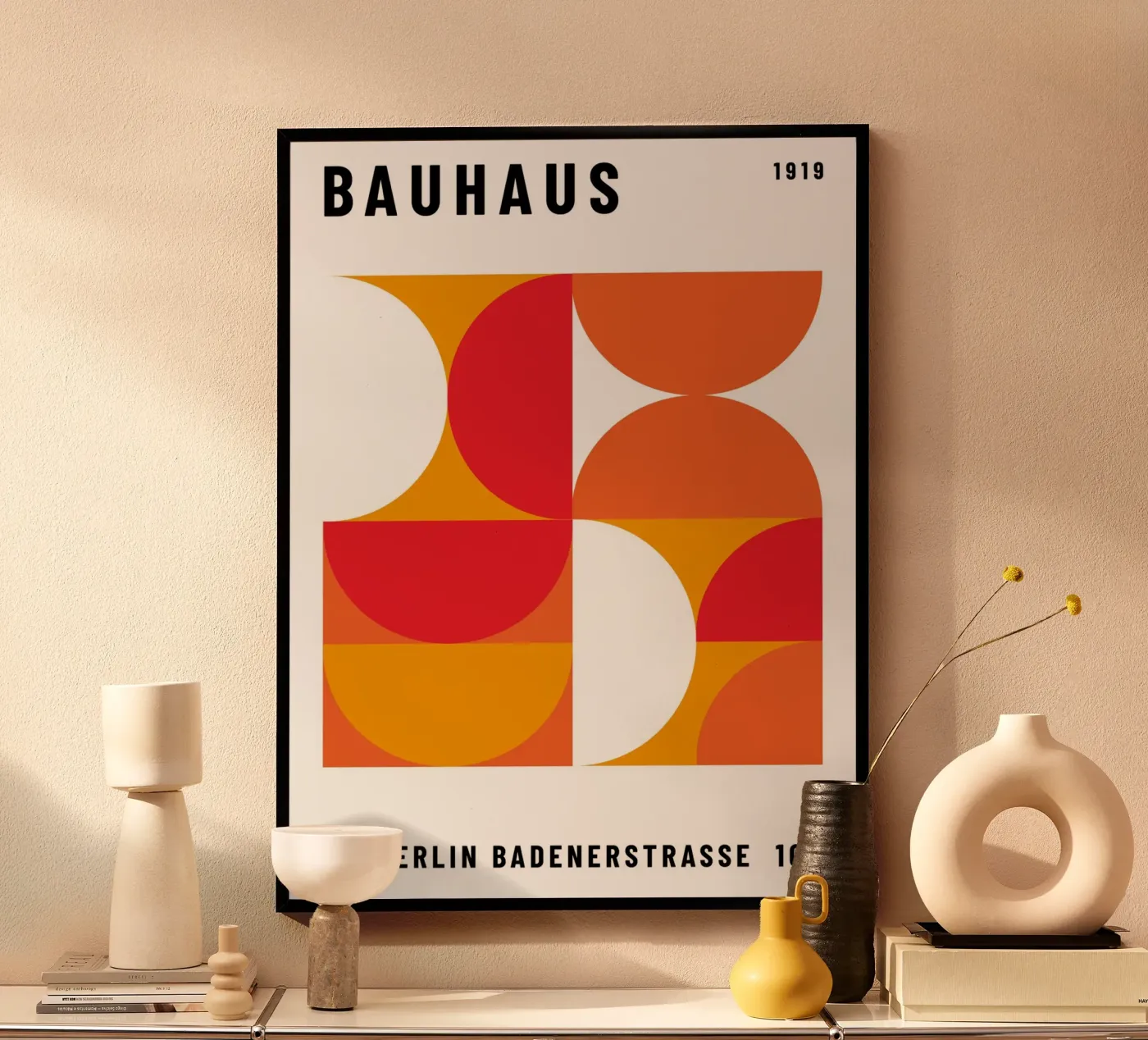 Bauhaus Poster 1919 mit geometrischen Formen in Rot & Ocker Poster von Casa Vibes