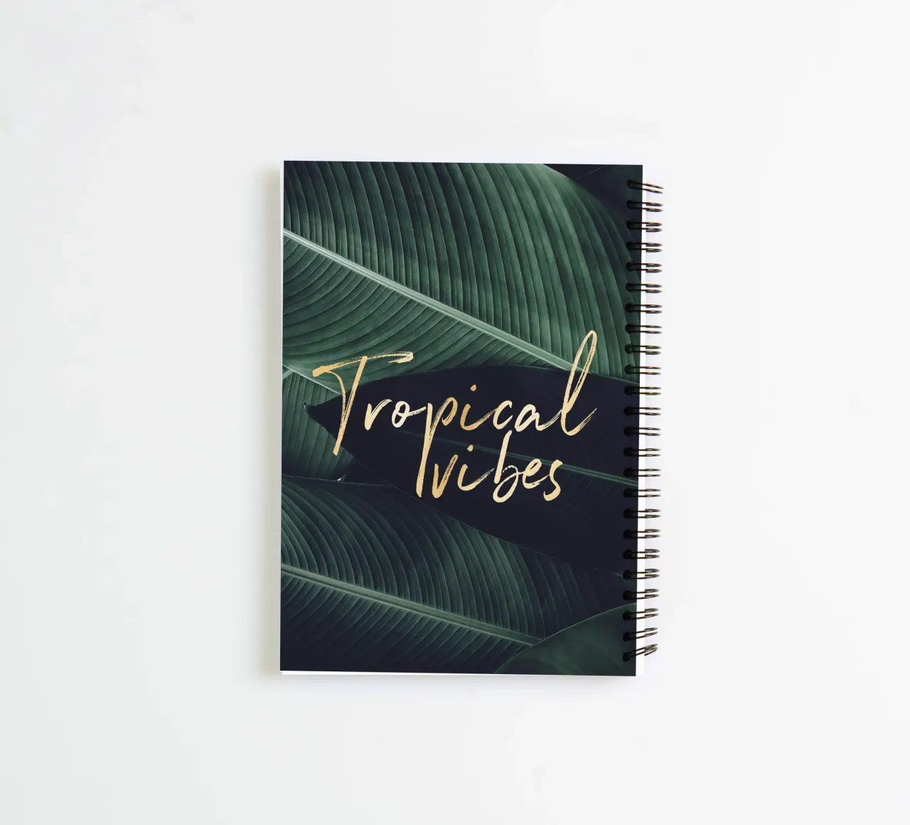 Tropical Vibes - Groene bladeren Art Print notitieboek met spiraal van Whole©