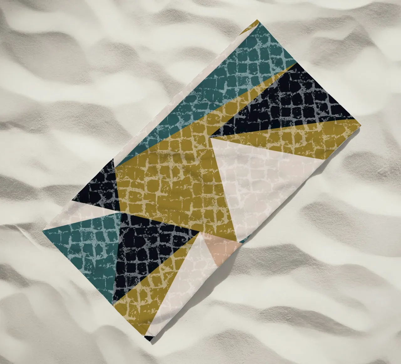 Faux-Textured Mid Mod Geo Olive strandhanddoek van susanacosta