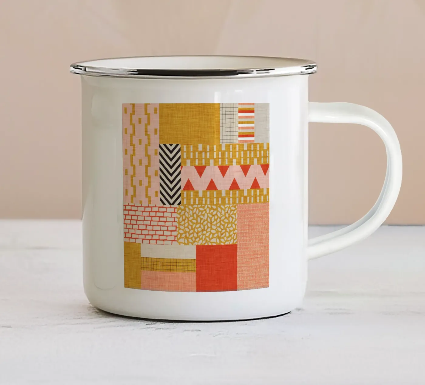 Faux-Textured Patchwork emaille mok van susanacosta