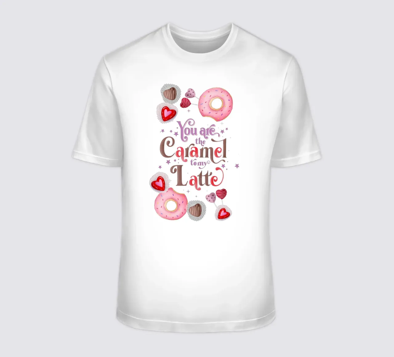 Le café. En amour avec le café. Caramel, beignets et café au lait t-shirt de CalliLetters