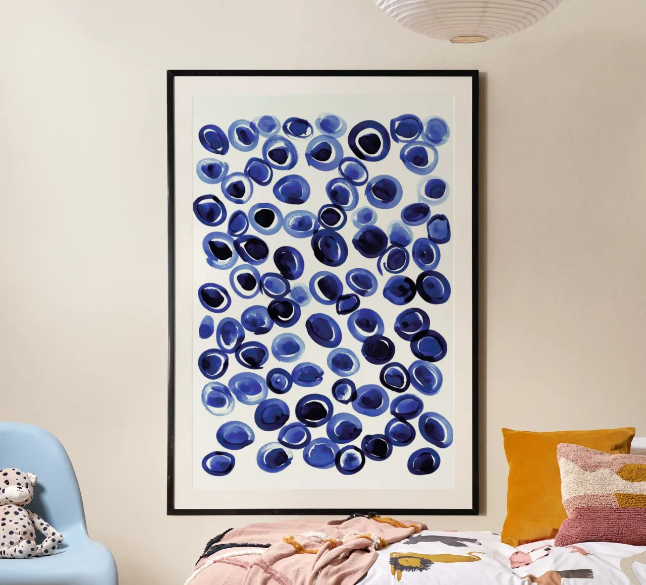 Blue Pebble poster con telaio in plastica da Amy Sia