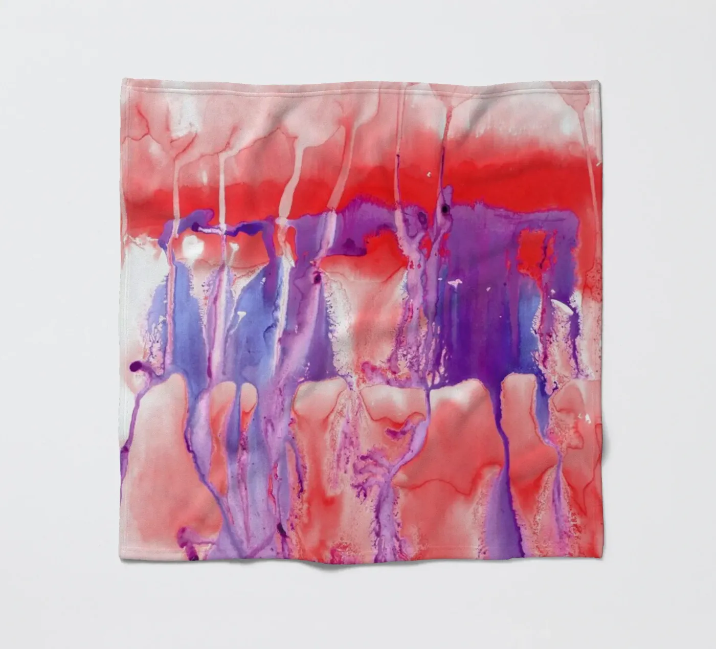 Colossal Dynamite coperta in pile da Amy Sia