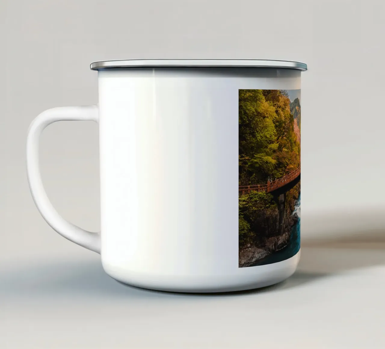 Autunno in Giappone tazza in smalto da Marcel Bisig