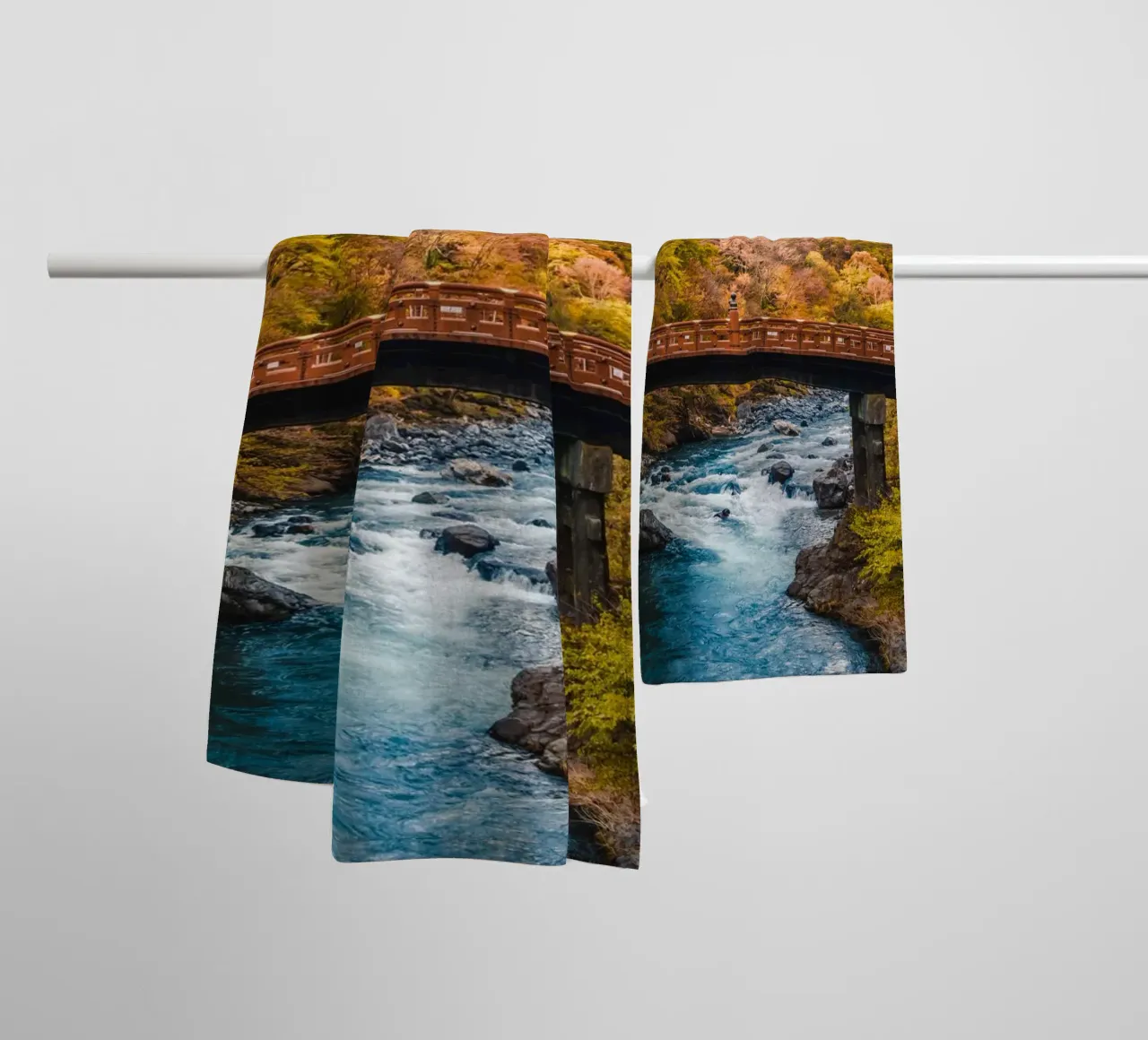 Autunno in Giappone asciugamano da bagno da Marcel Bisig