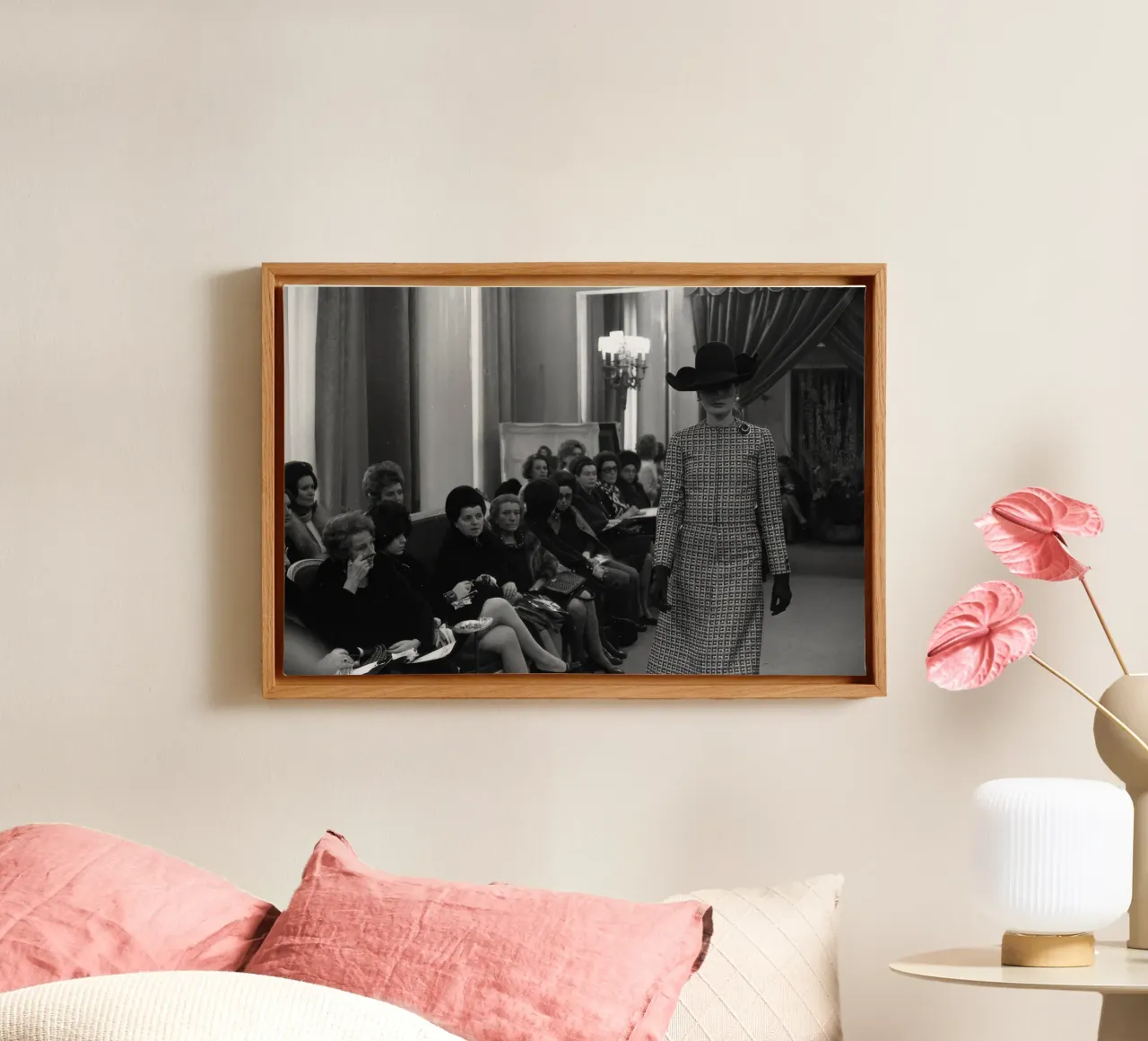 Fashion show canvas van jonatan bridge