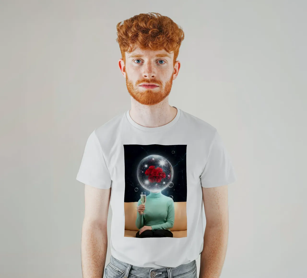 Surreal Rose Mind Bubble with Champagne Cosmic Art (bulle d'esprit surréaliste en rose avec art cosmique en champagne) t-shirt de Cosmic Reverie Creations
