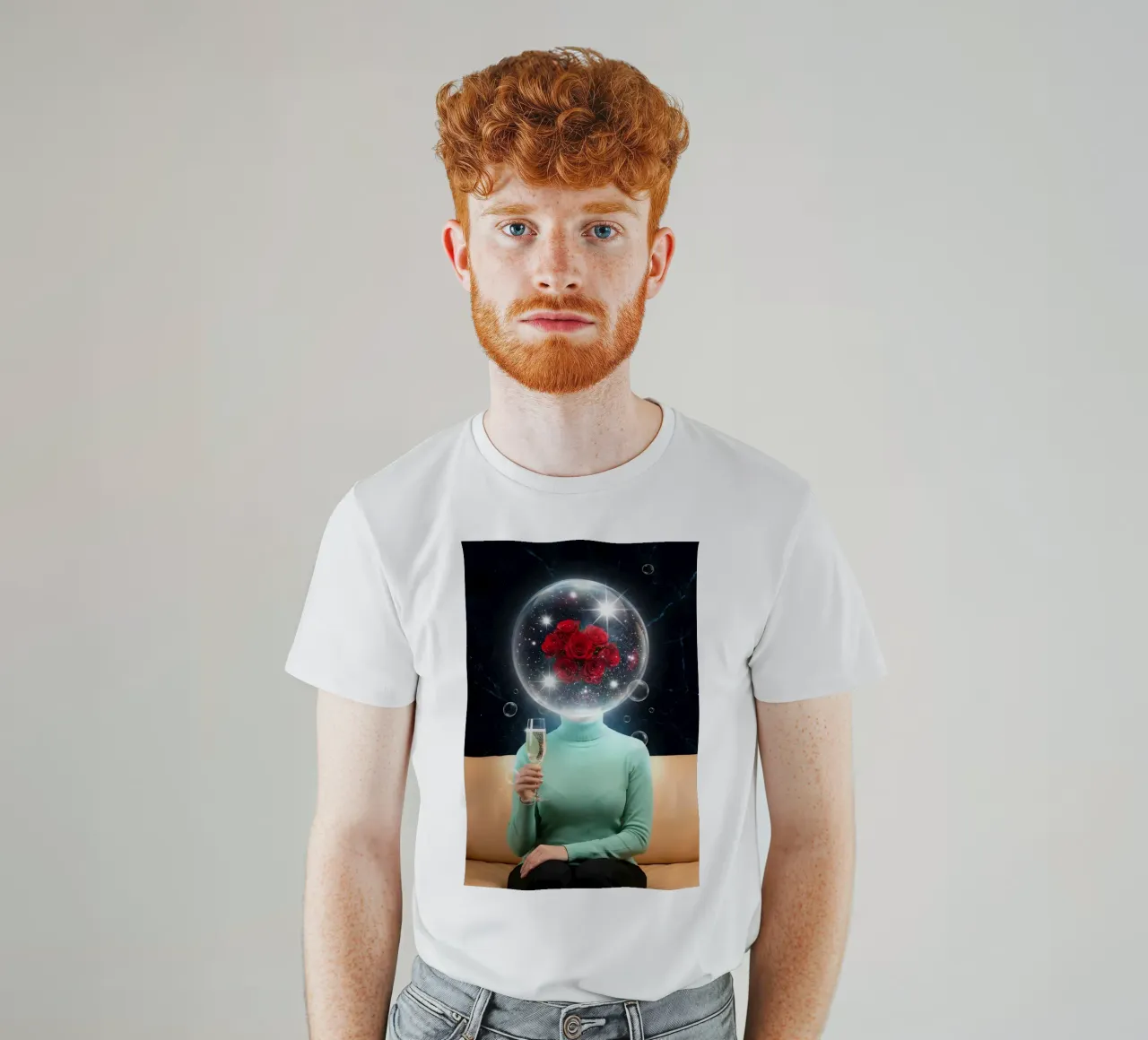 Surreal Rose Mind Bubble with Champagne Cosmic Art (bulle d'esprit surréaliste en rose avec art cosmique en champagne) t-shirt de Cosmic Reverie Creations