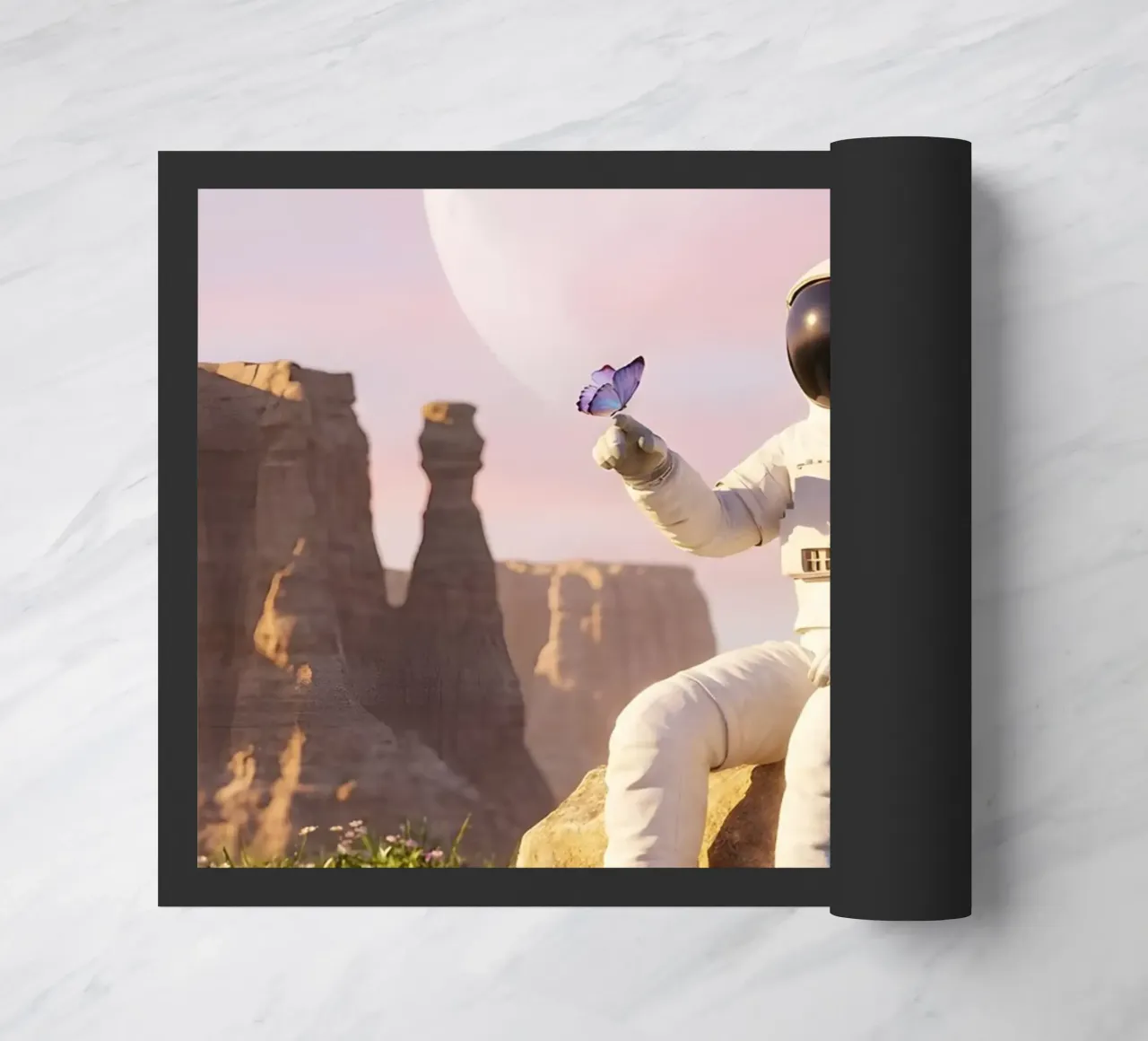 Astronauta con in mano una farfalla in un paesaggio alieno da sogno zerbino da Cosmic Reverie Creations