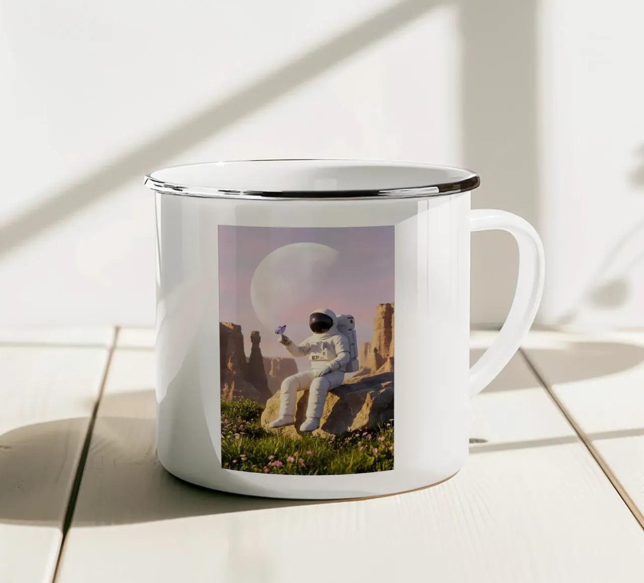 Astronauta con in mano una farfalla in un paesaggio alieno da sogno tazza in smalto da Cosmic Reverie Creations