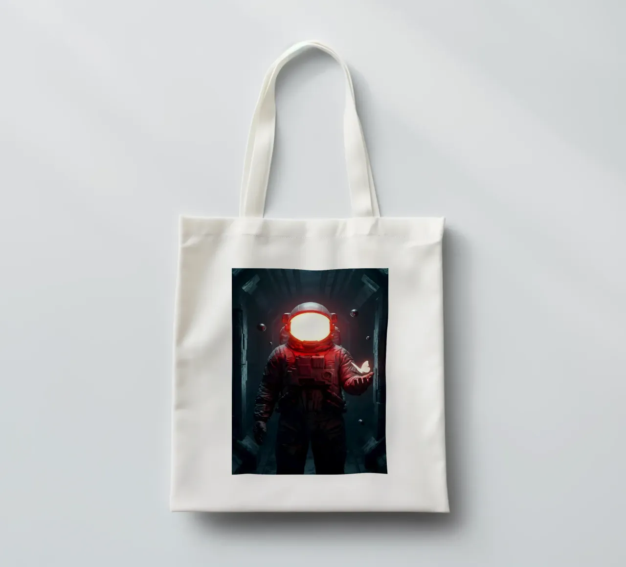 Astronauta di luce con in mano una farfalla in un futuro oscuro borsa in juta da Cosmic Reverie Creations