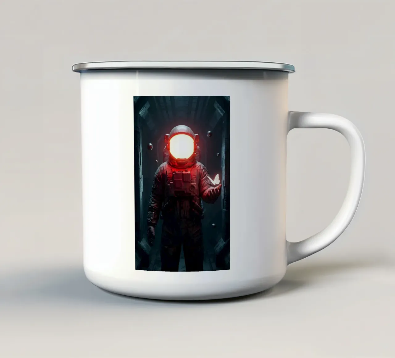 Astronauta di luce con in mano una farfalla in un futuro oscuro tazza in smalto da Cosmic Reverie Creations