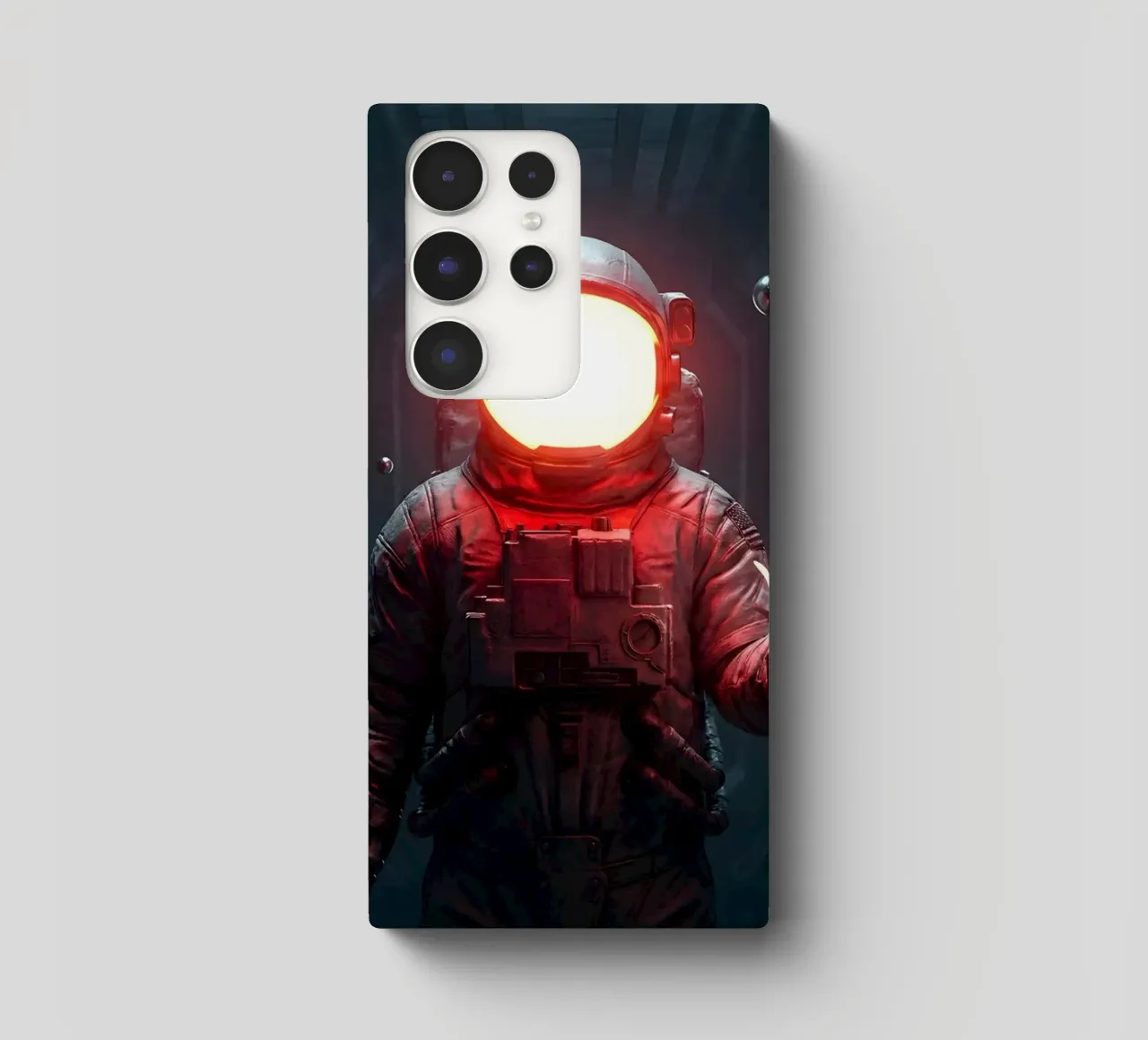 Astronauta di luce con in mano una farfalla in un futuro oscuro cover samsung da Cosmic Reverie Creations