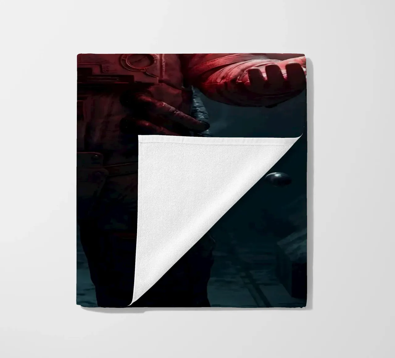 Astronauta di luce con in mano una farfalla in un futuro oscuro telo mare da Cosmic Reverie Creations