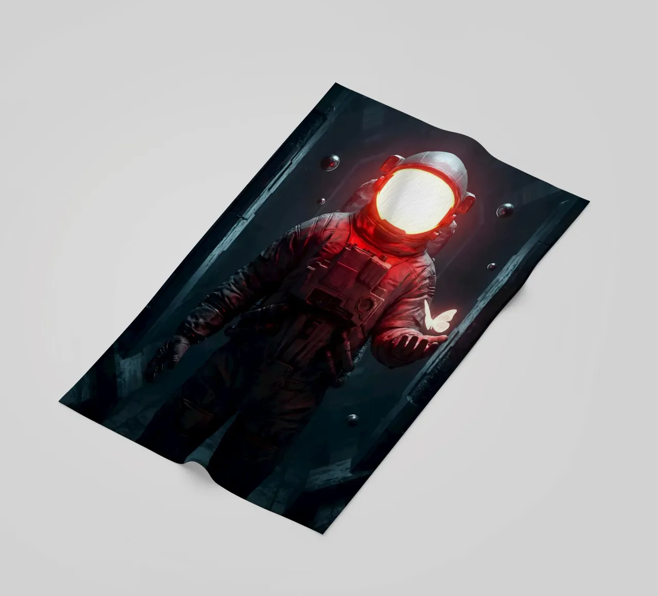 Astronauta di luce con in mano una farfalla in un futuro oscuro telo mare da Cosmic Reverie Creations