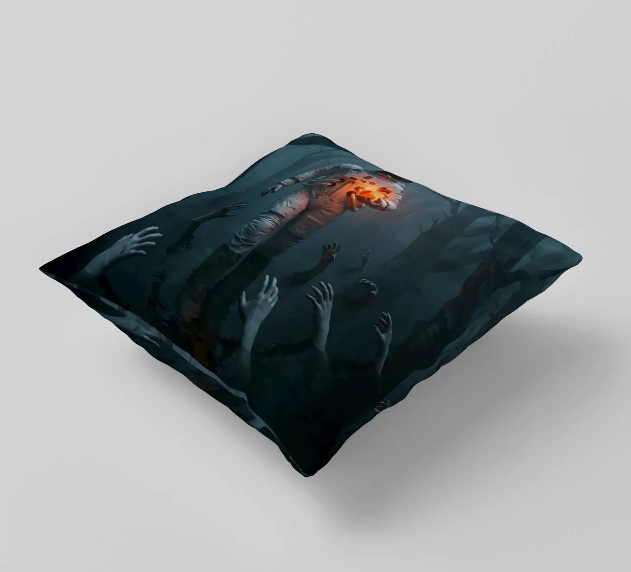 Astronauta in una foresta infestata con in mano un cuore luminoso cuscino da Cosmic Reverie Creations