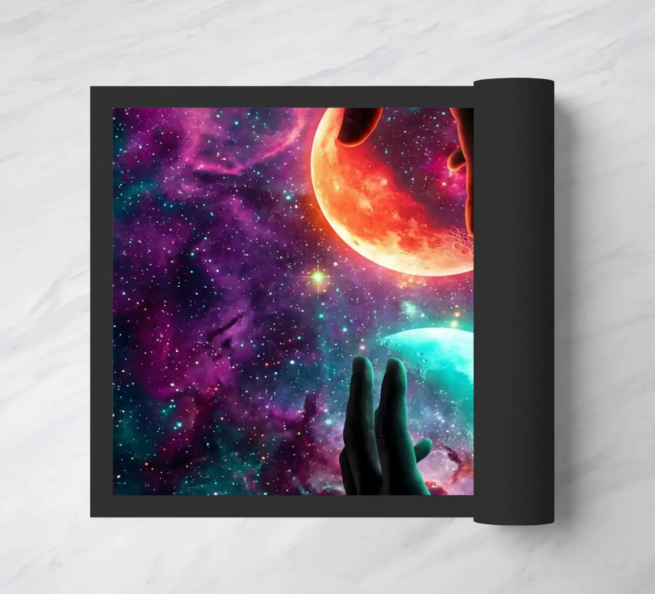 Mani che sorreggono due lune gemelle nello spazio cosmico colorato zerbino da Cosmic Reverie Creations