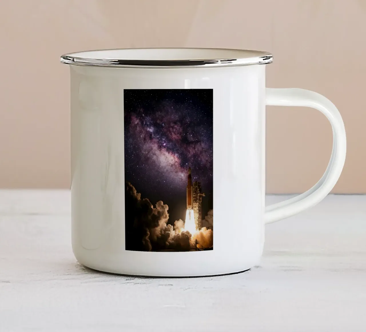 Lancio stellare - Razzo in ascesa verso la Via Lattea tazza in smalto da Cosmic Reverie Creations