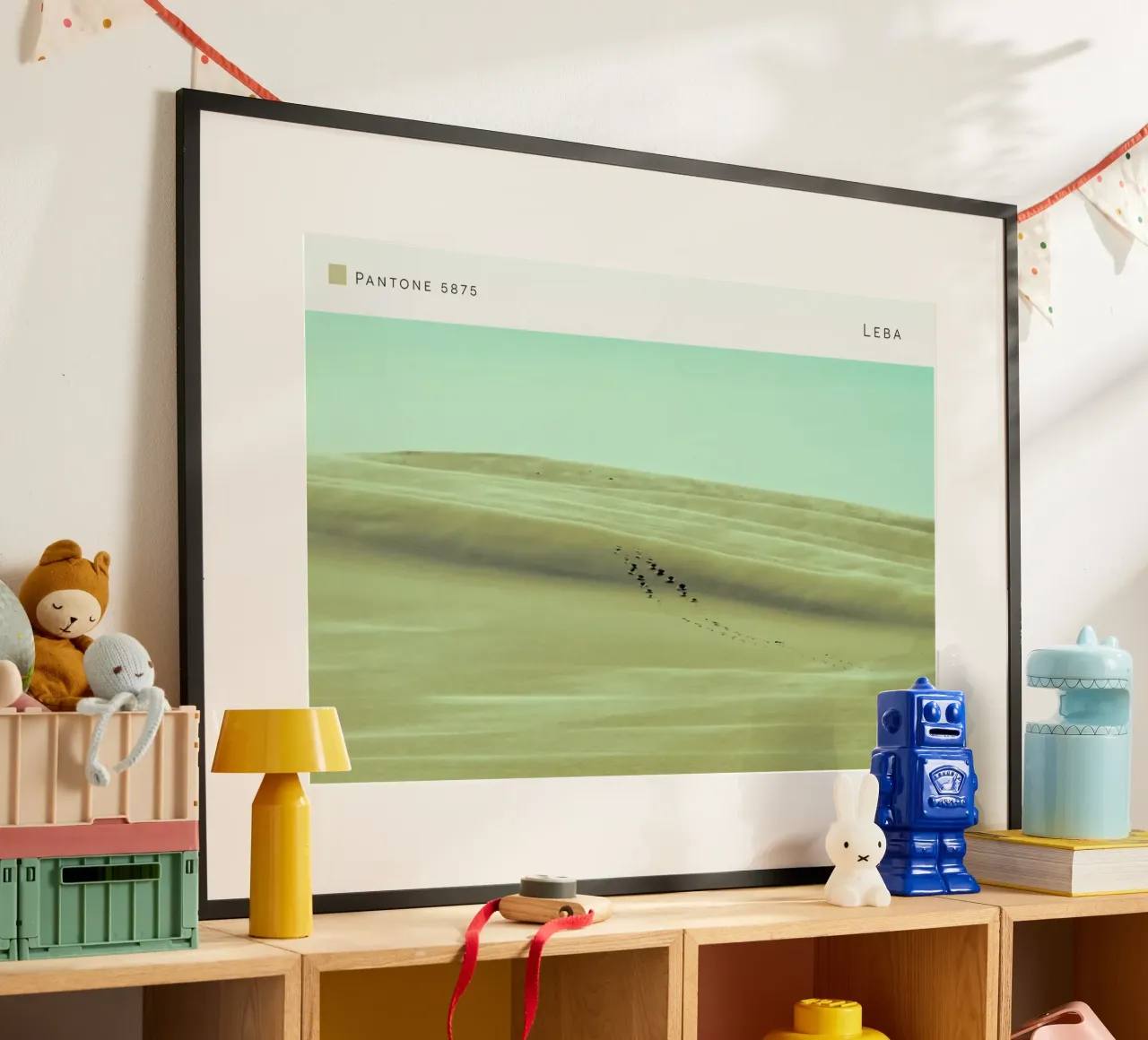 Leba Pantone 5875 poster con telaio in alluminio da In Full Color