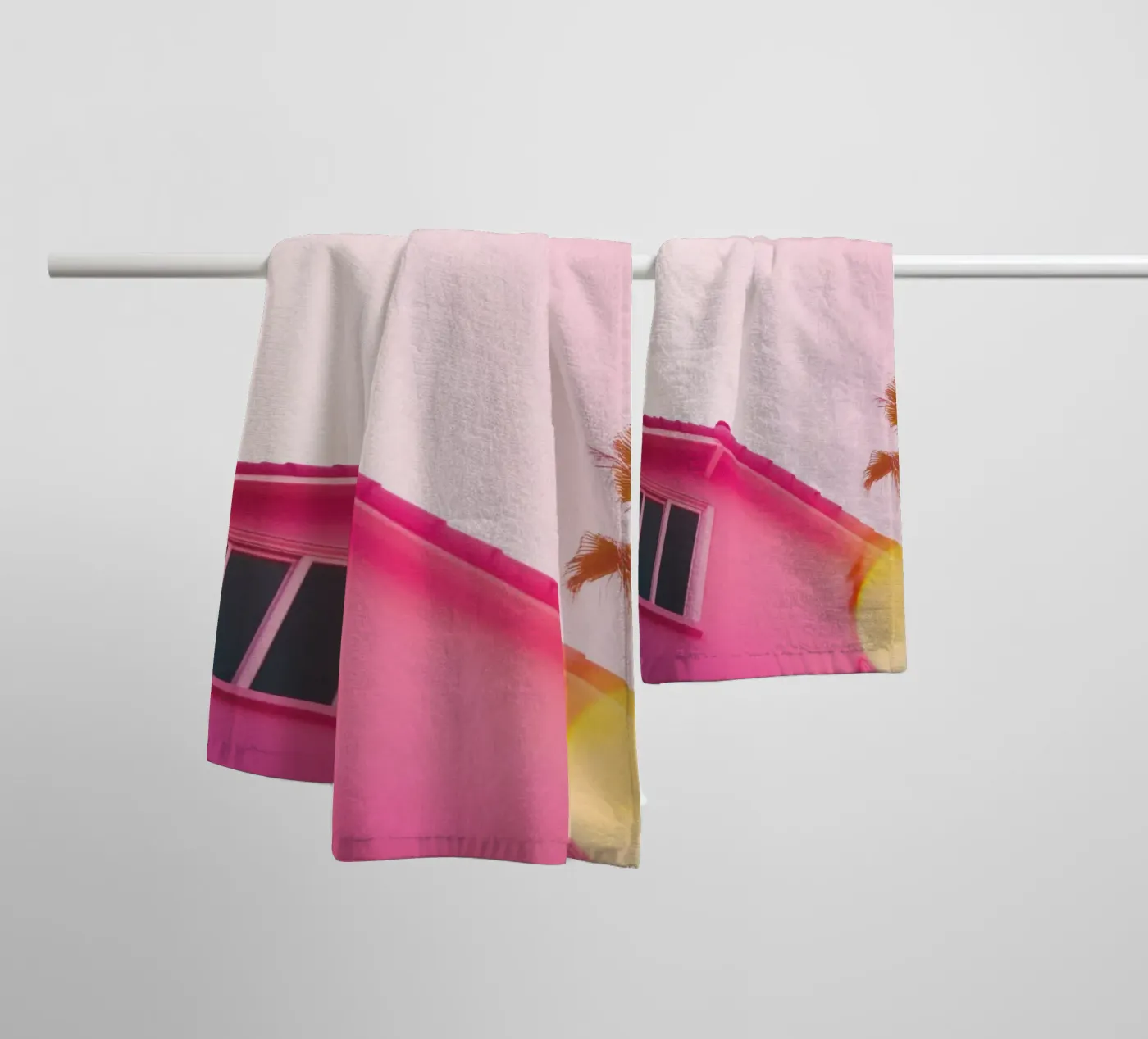 32 Handtuch von Pink California | Affiches & Posters