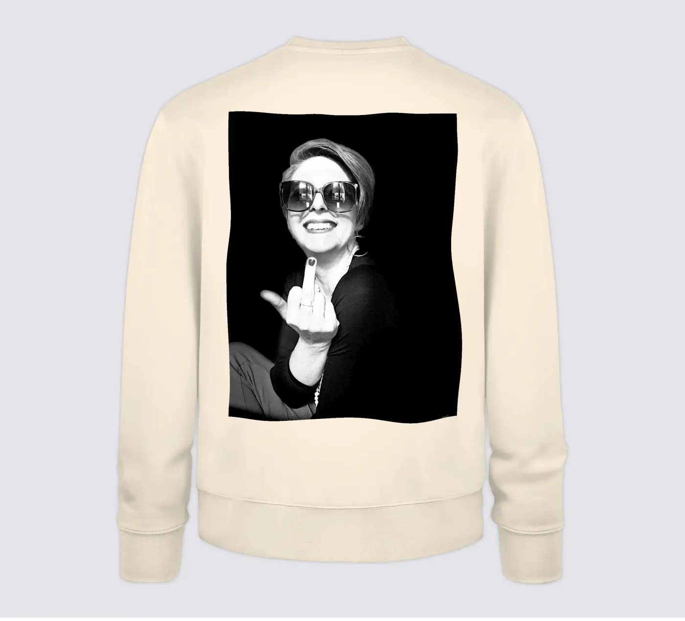 Ongefilterde serie sweatshirt van JUNIQERIN photography by Dorothea Baur