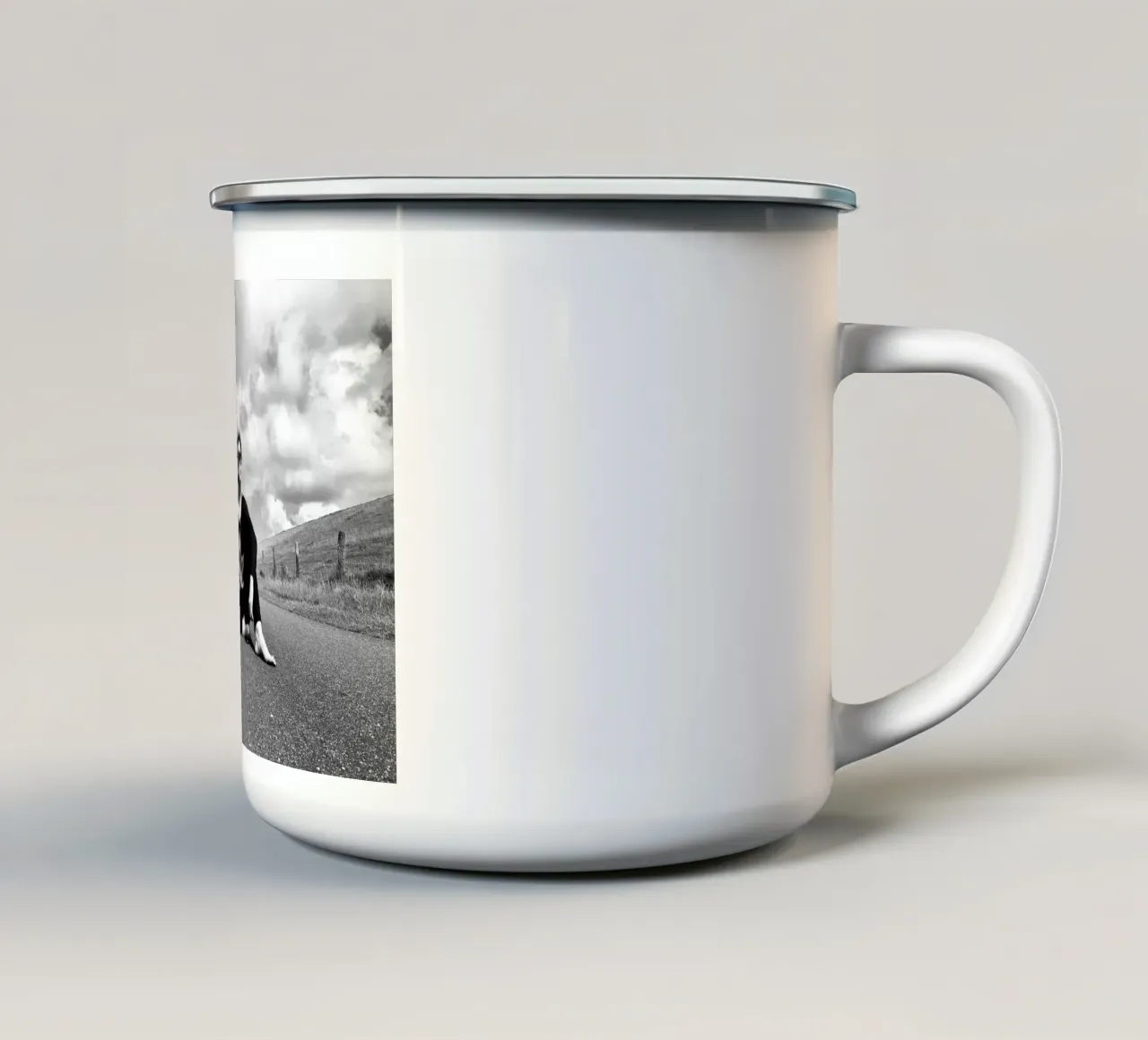 Ancora in viaggio tazza in smalto da JUNIQERIN photography by Dorothea Baur