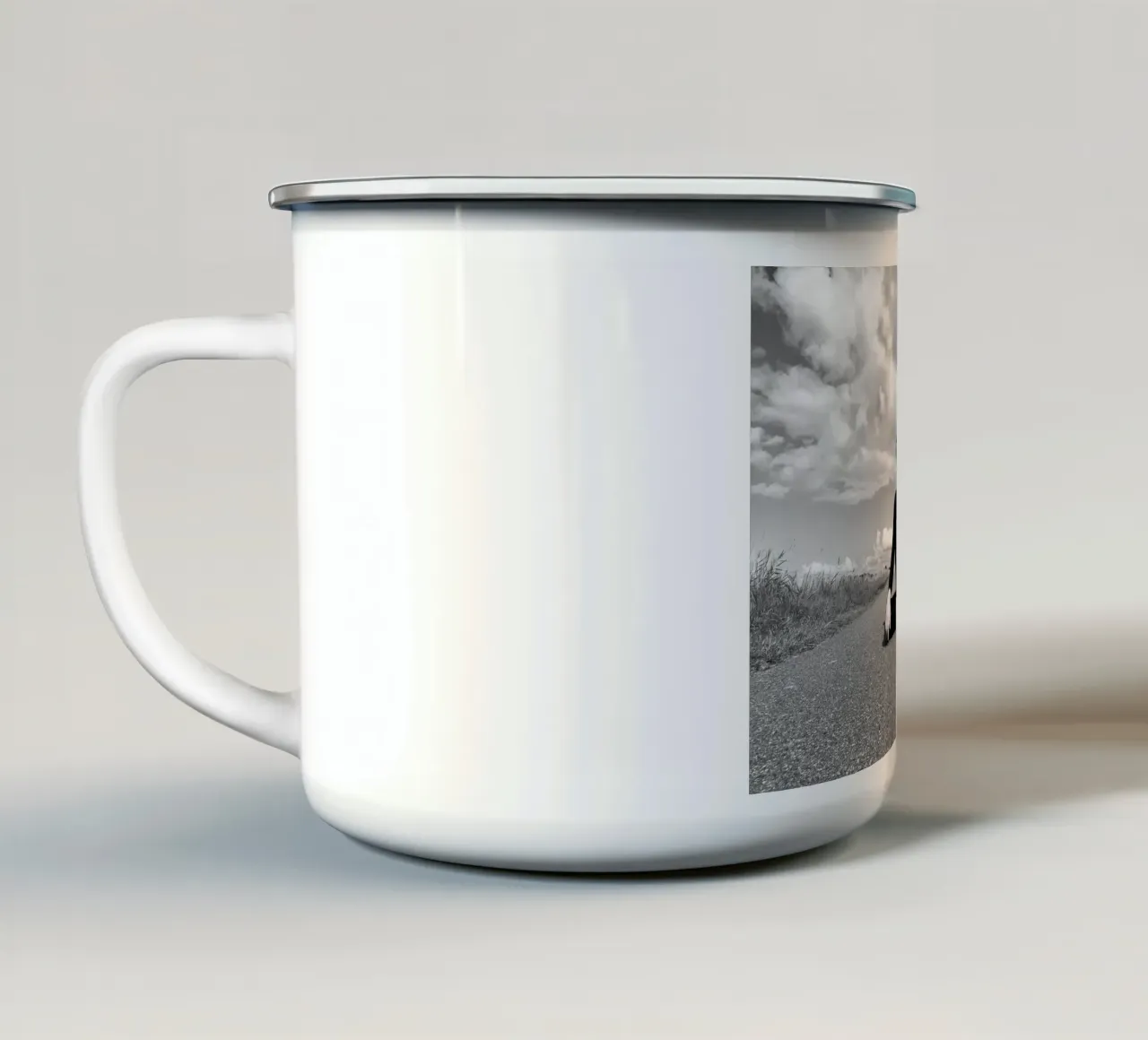 Ancora in viaggio tazza in smalto da JUNIQERIN photography by Dorothea Baur