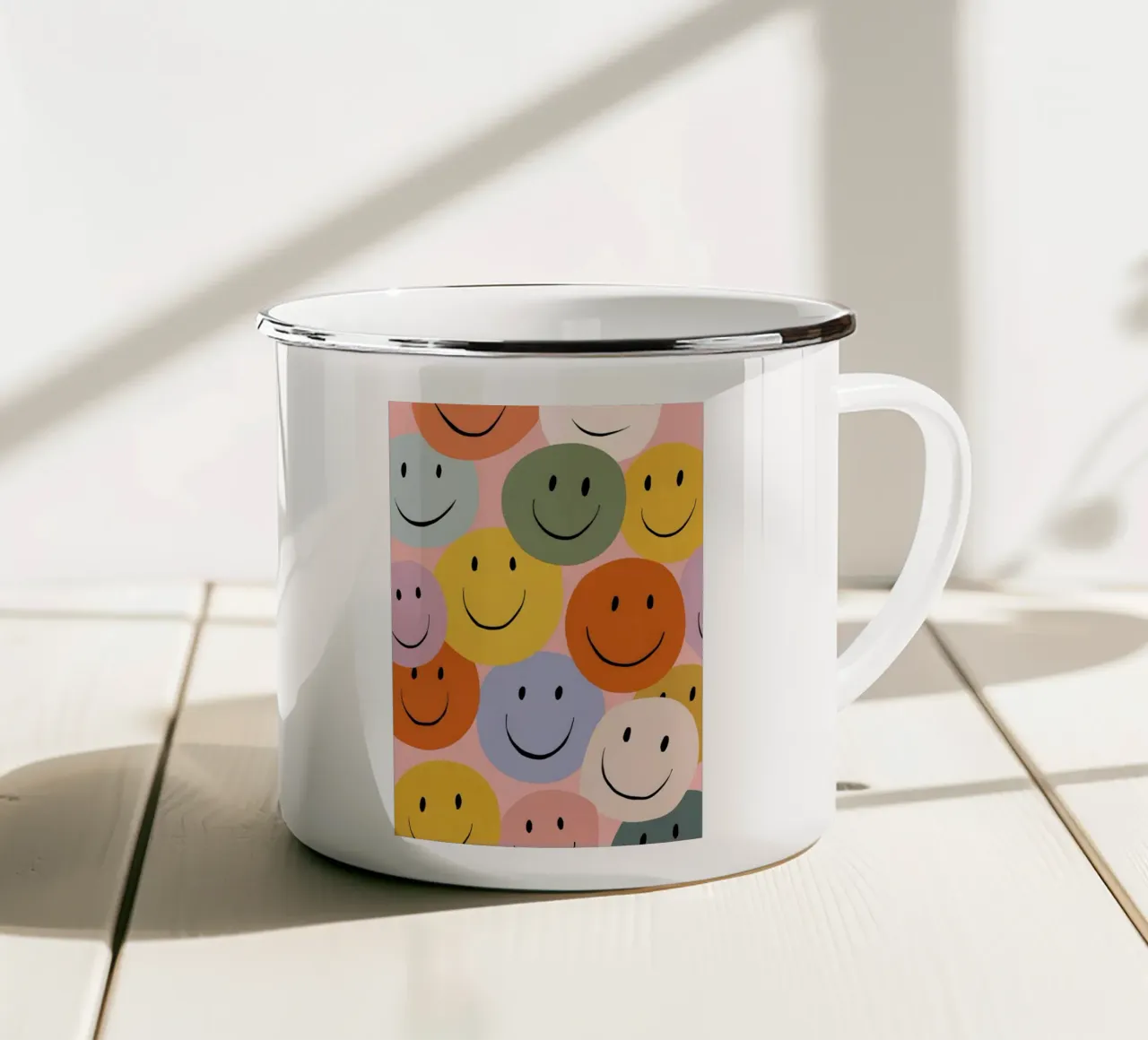 Smiles on Repeat tazza in smalto da Vibrant Berry Studio