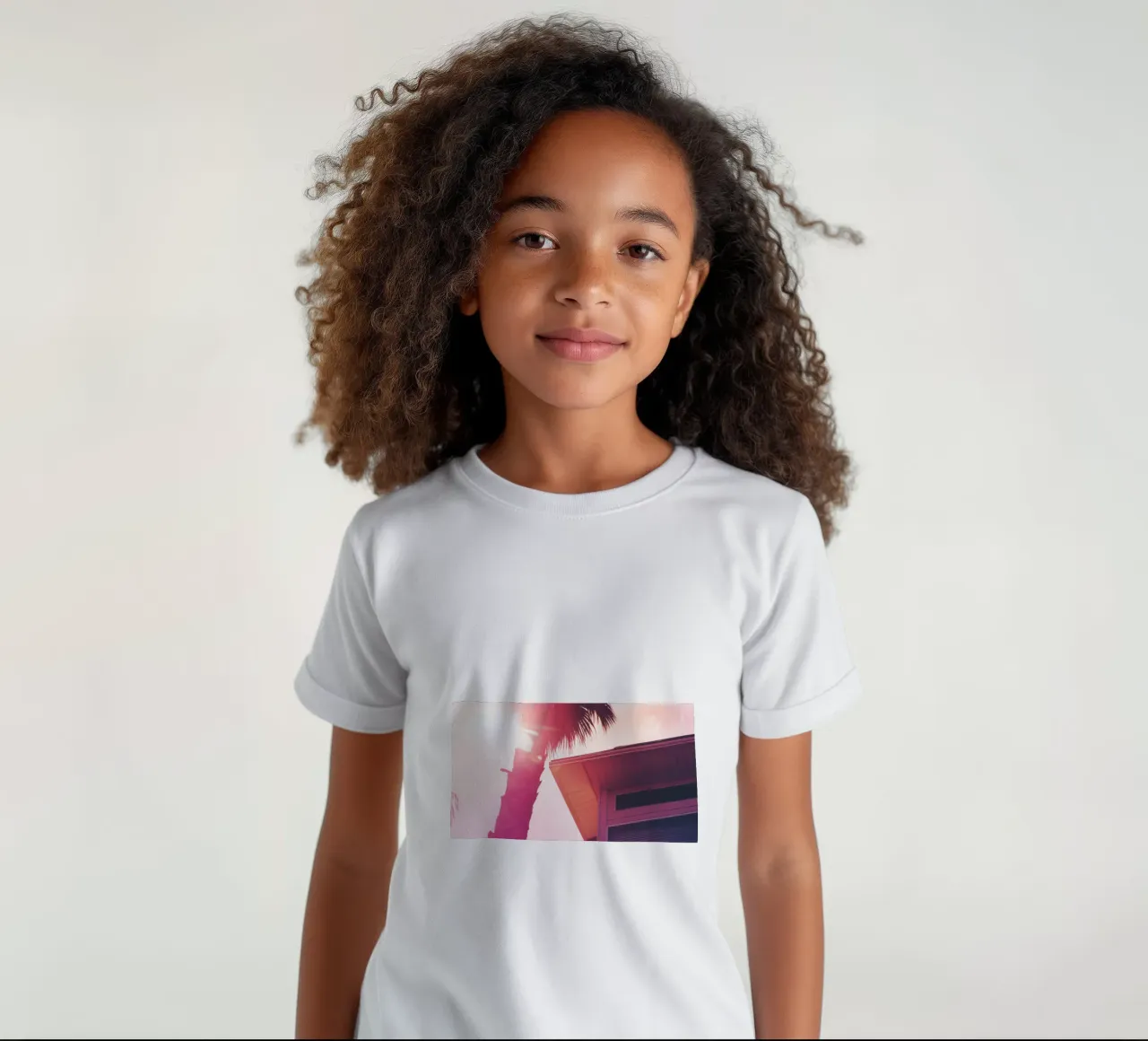 35 t-shirt bambini da Pink California | Affiches & Posters