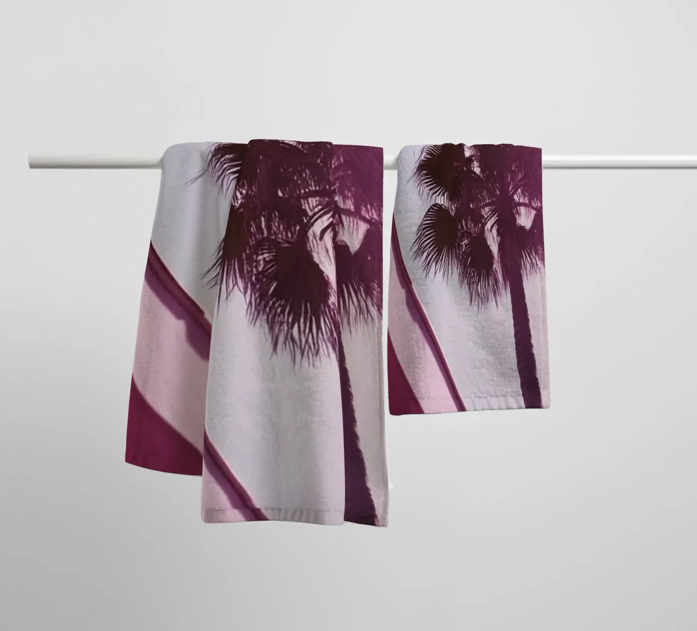 34 badhanddoek van Pink California | Affiches & Posters