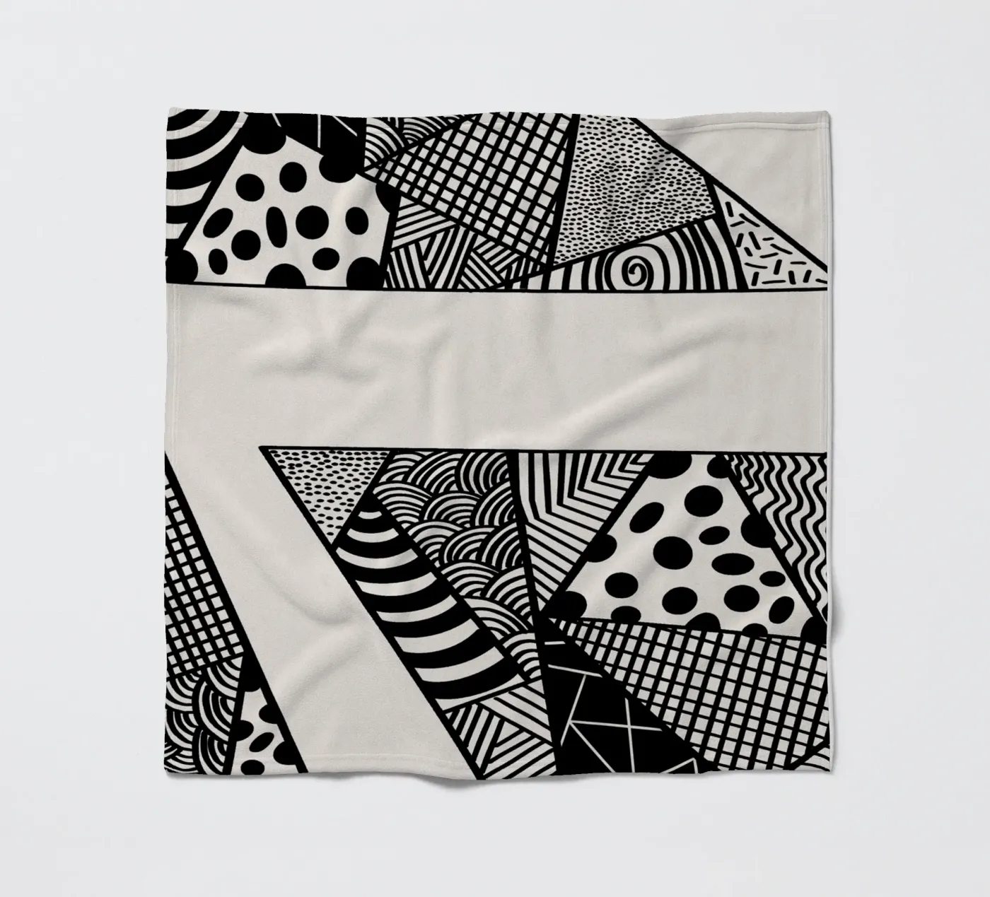 Assembled Patterns Fleecedecke von Marosie