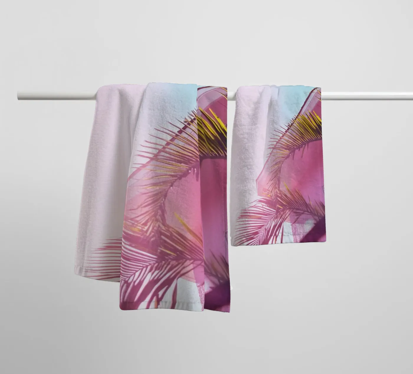 38 badhanddoek van Pink California | Affiches & Posters