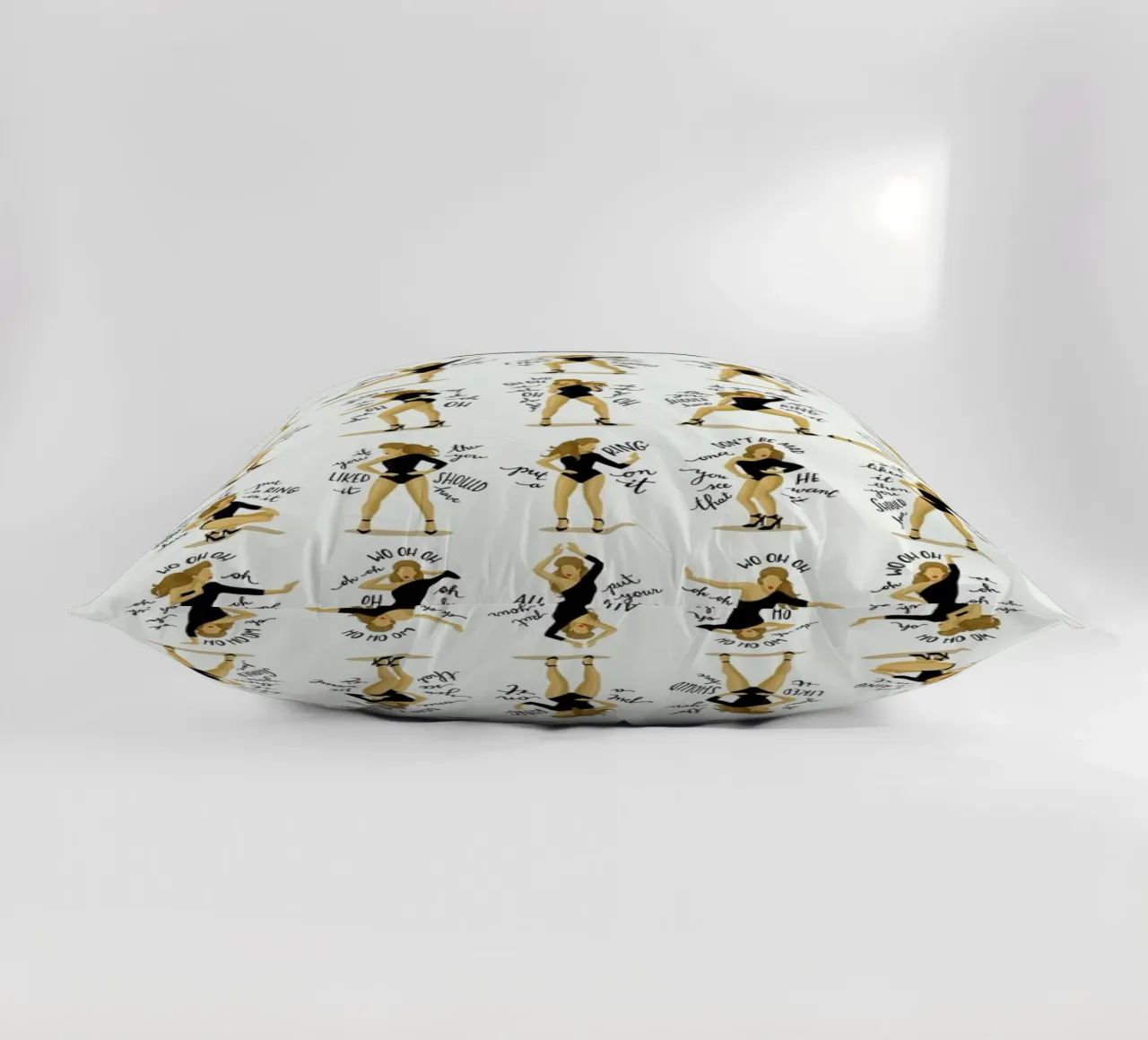 Single Ladies - Draw Me A Song Project cuscino da Nour Tohme