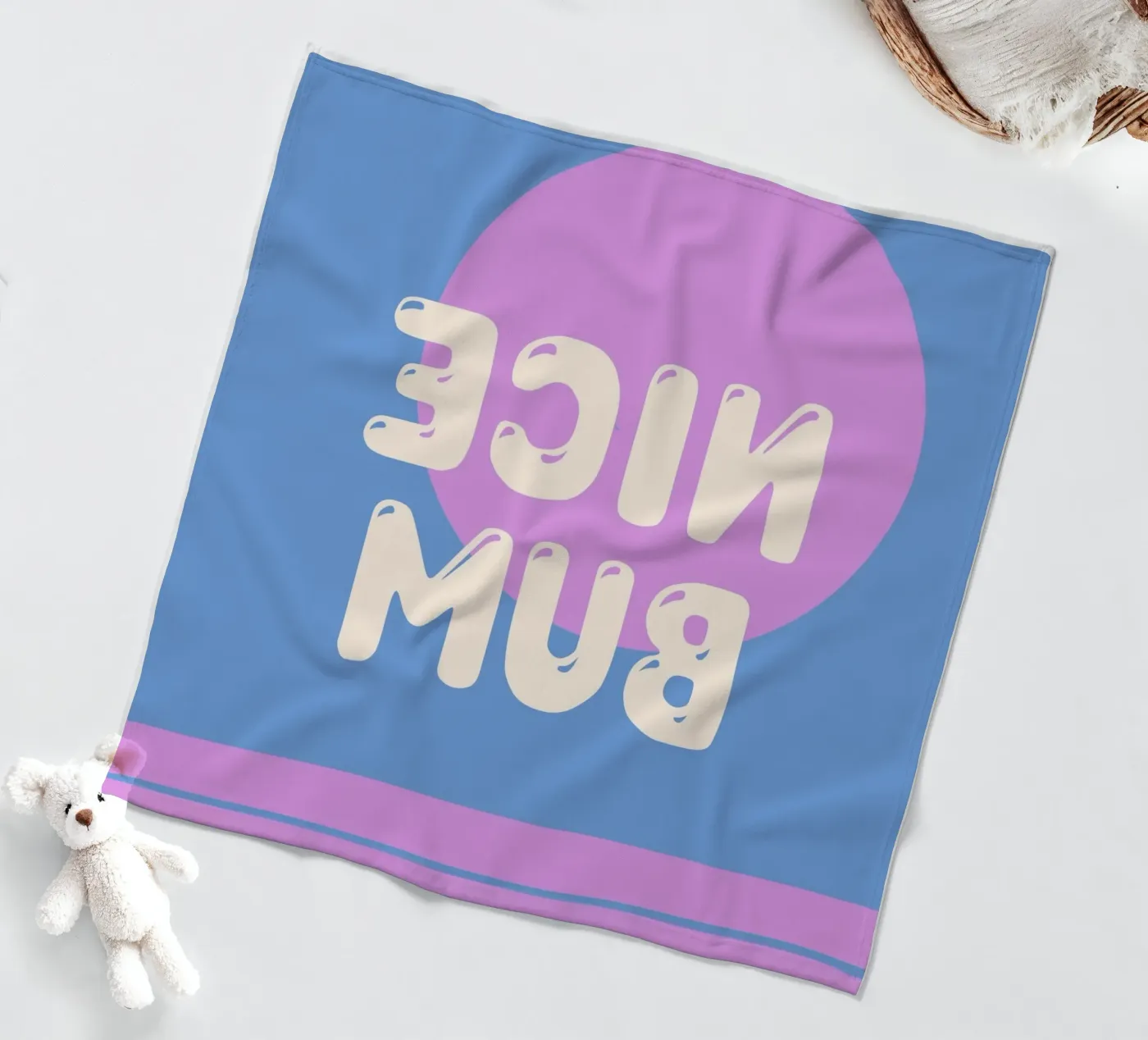 Nice Bum Fleecedecke von MODERN NUANCE