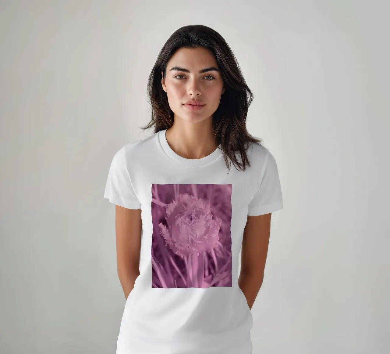 Tulipano in luce infrarossa t-shirt da Alexandra Joseph Fotomomente