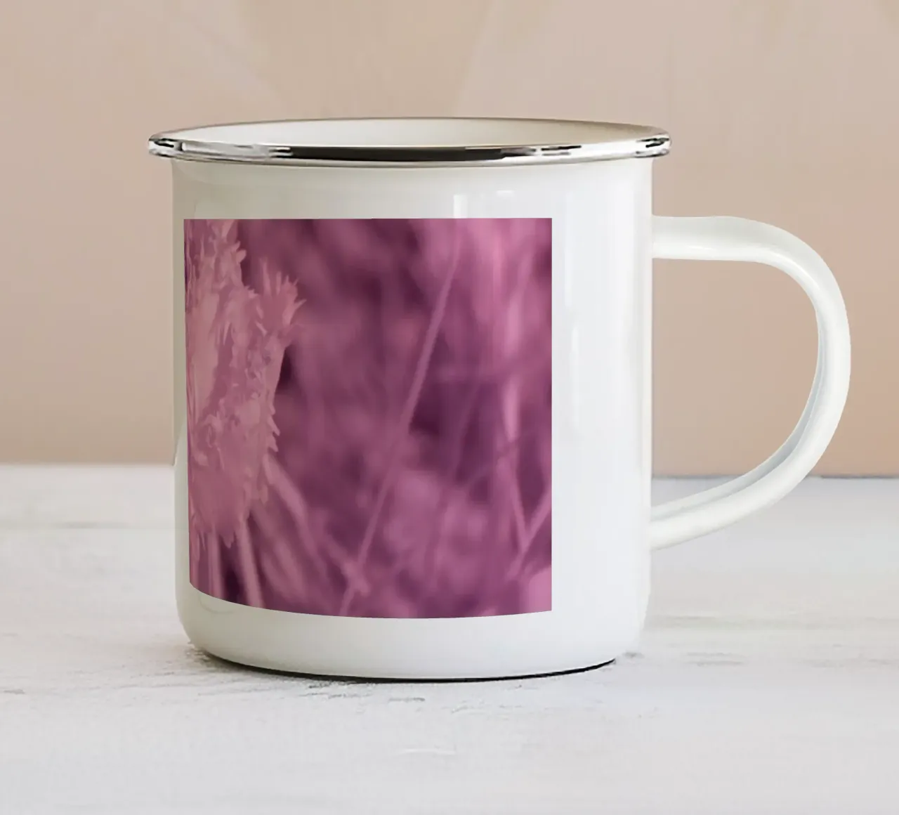 Tulp in infrarood licht emaille mok van Alexandra Joseph Fotomomente