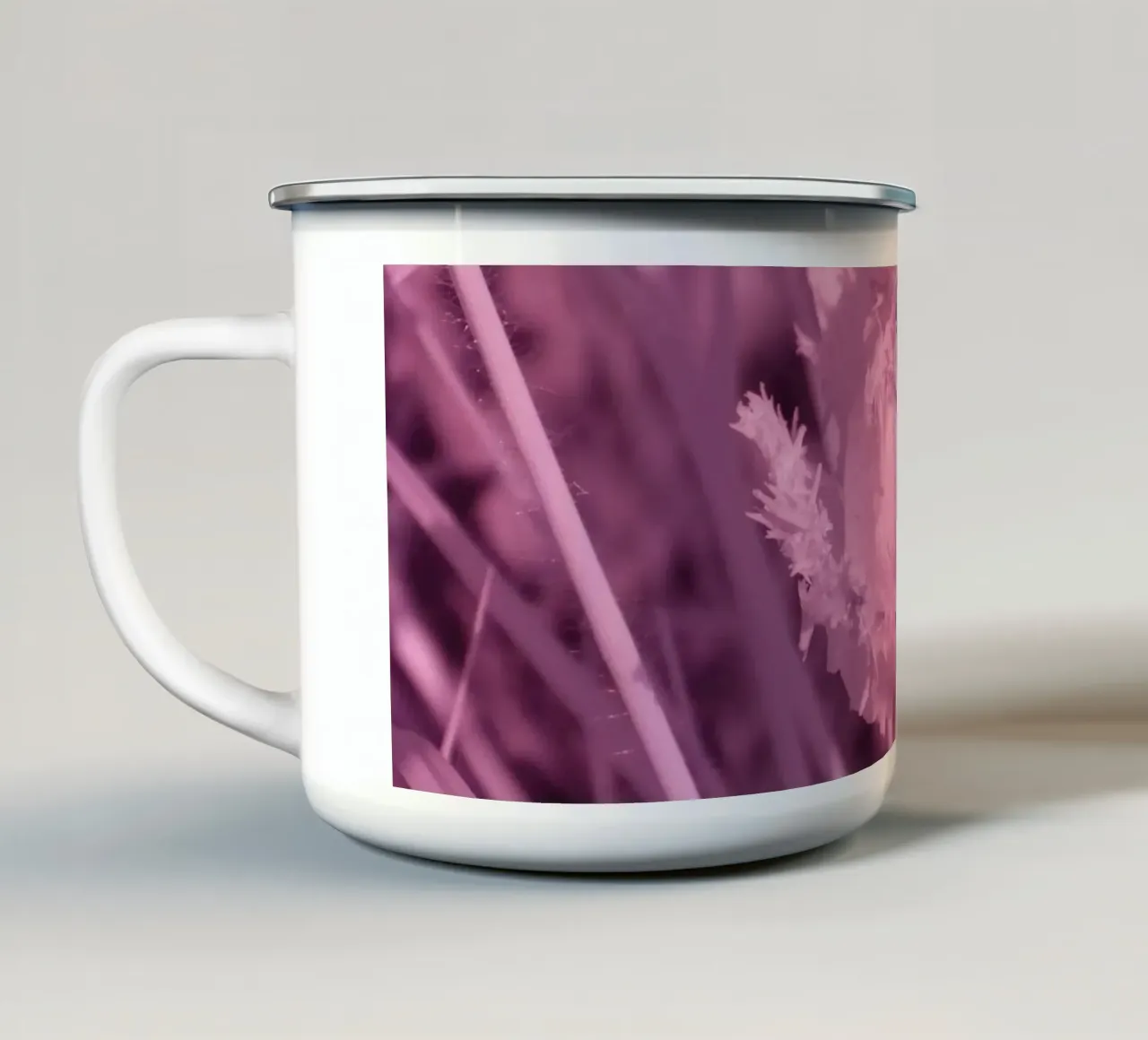 Tulp in infrarood licht emaille mok van Alexandra Joseph Fotomomente