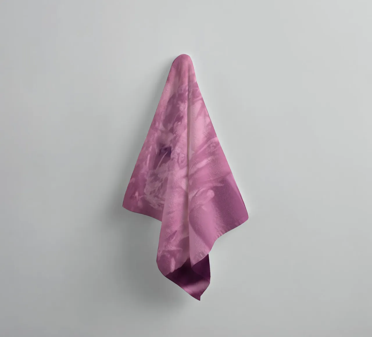 Tulp in infrarood licht badhanddoek van Alexandra Joseph Fotomomente