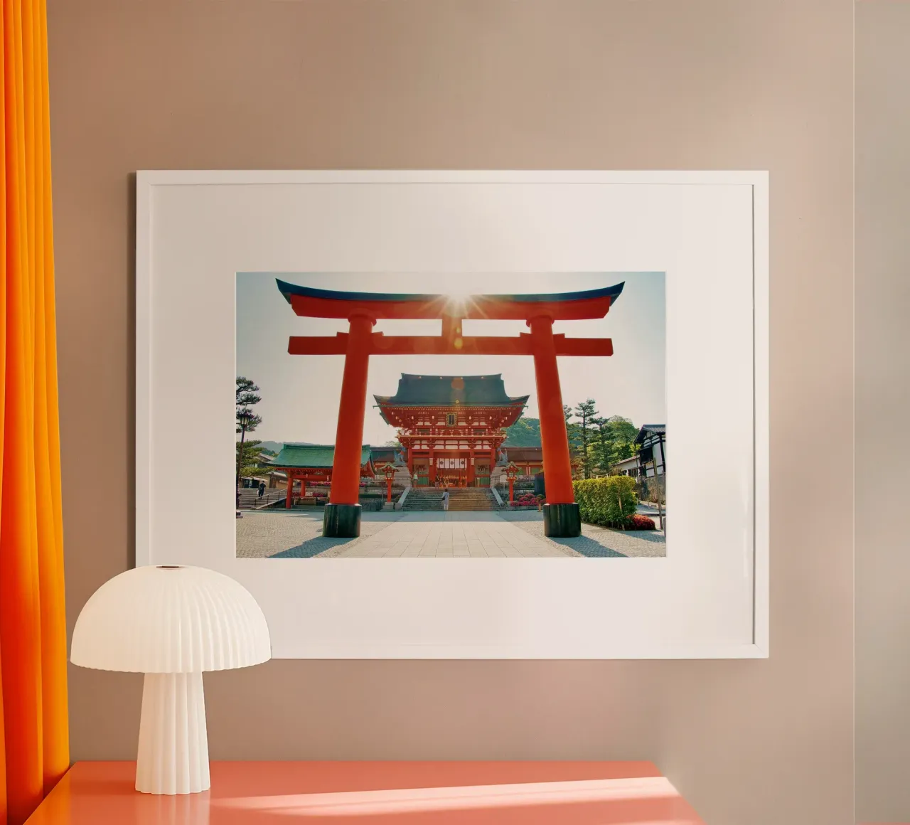 Fushimi Inari-taisha - Le sacre porte torii rosse di Kyoto poster con telaio in plastica da Ben & Clo creations